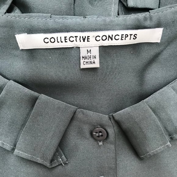 Collective Concepts Ruffle Trim Horse Print Top - Picture 3 of 6